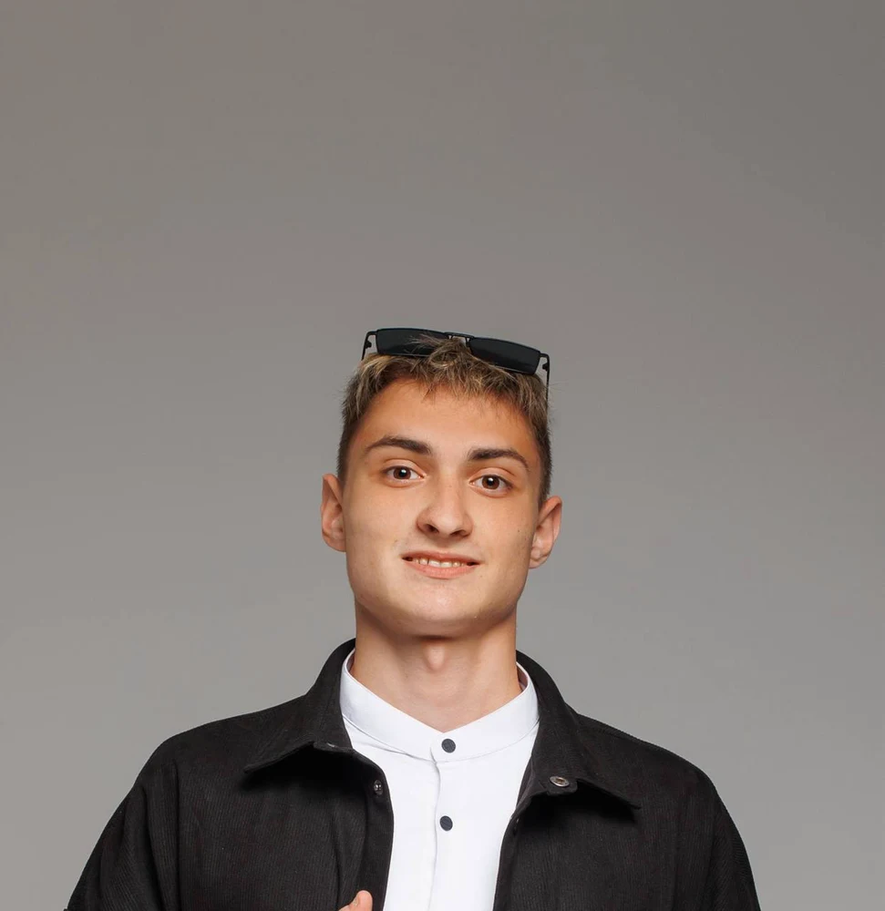 Valentyn Miedientsov — аватар